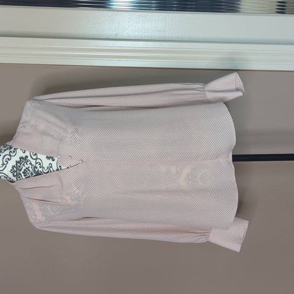 Soft pink long sleeve polka dot blouse Size M - Picture 2 of 6